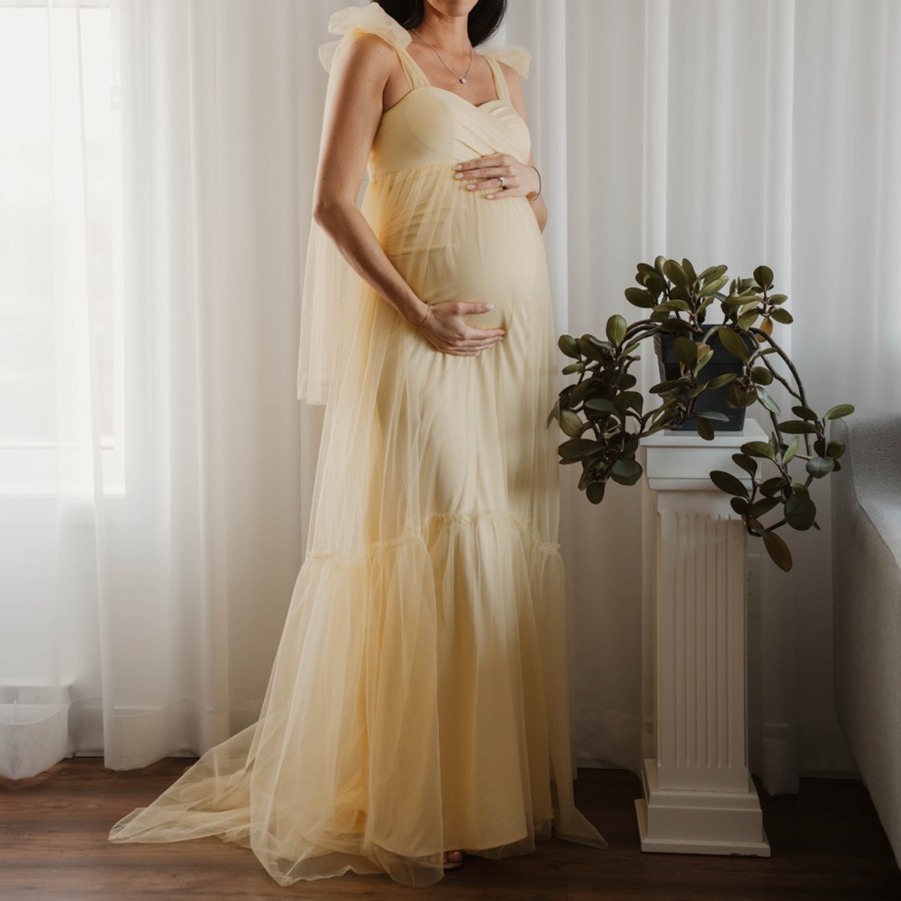 JJ’s House - Elegant Yellow Maternity Gown - Size 0